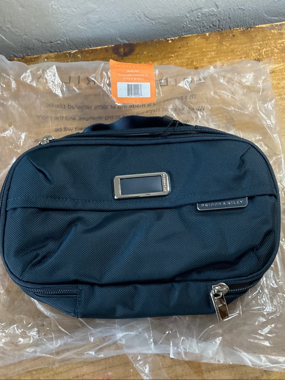 Briggs & Riley Dark Navy Travel Toiletry Kit NWT